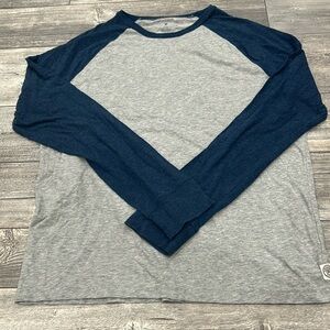 American Eagle Longsleeve Raglan Tshirt